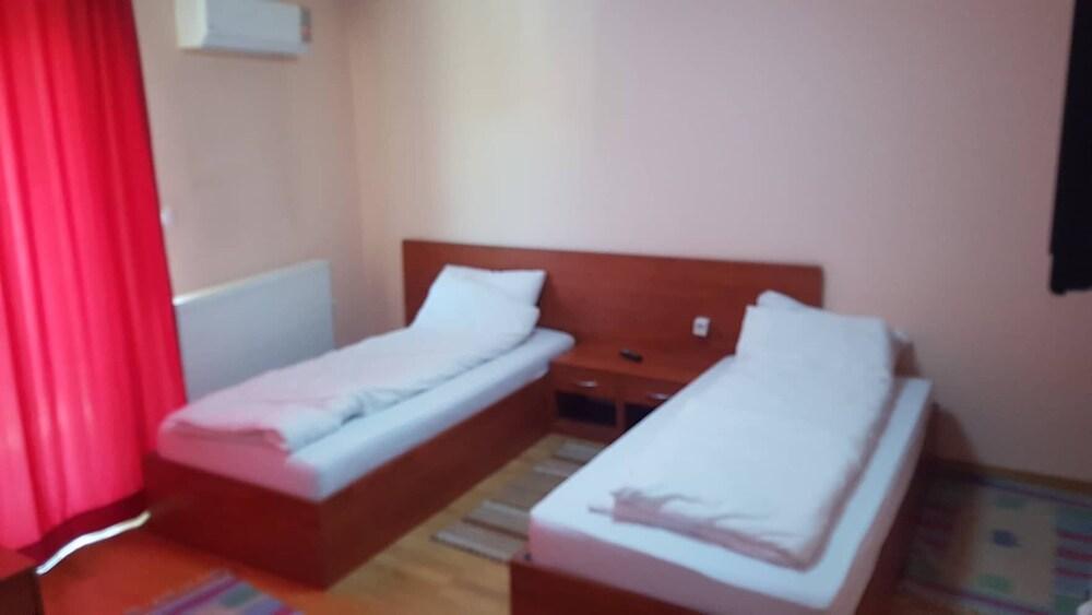 Hotel Jezero SJJ Exterior photo